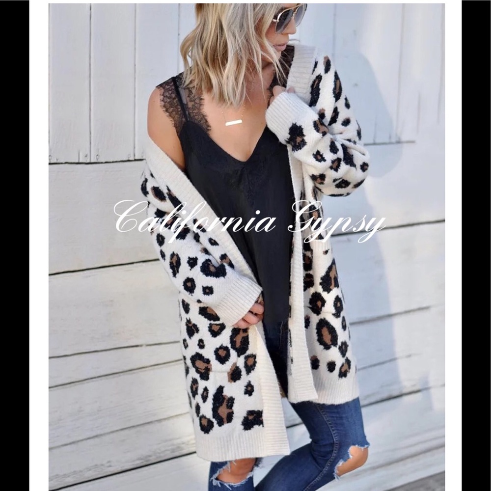 LAST ONE🎉Leopard Knit Cardigan - Picture 2 of 7